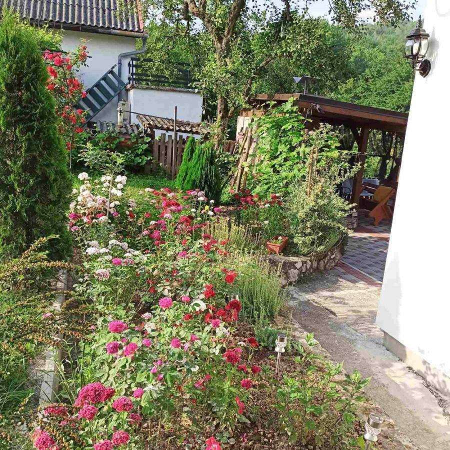 Guest House Bee Visoko Extérieur photo