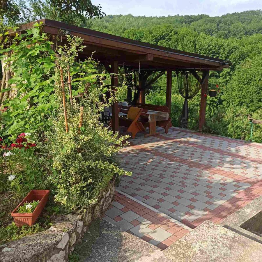 Guest House Bee Visoko Extérieur photo