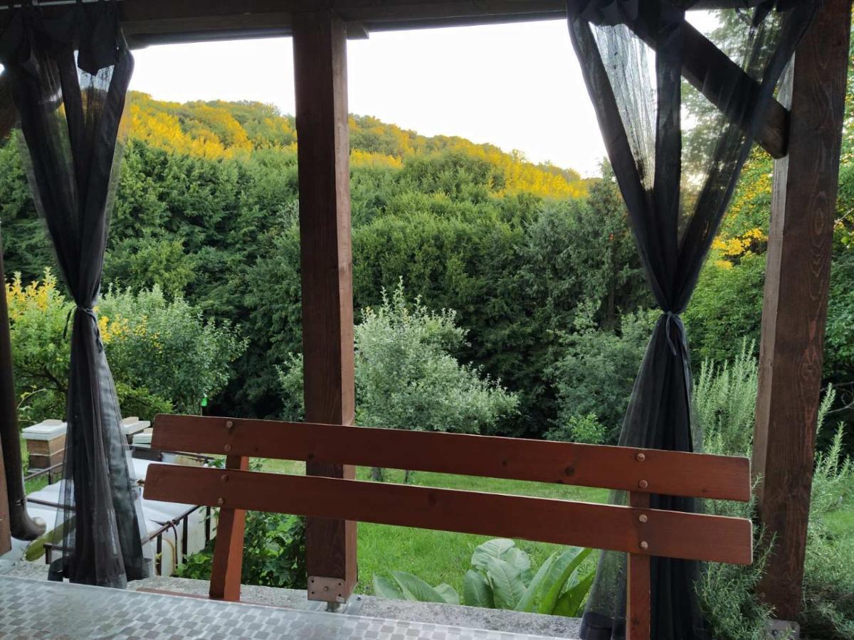 Guest House Bee Visoko Extérieur photo