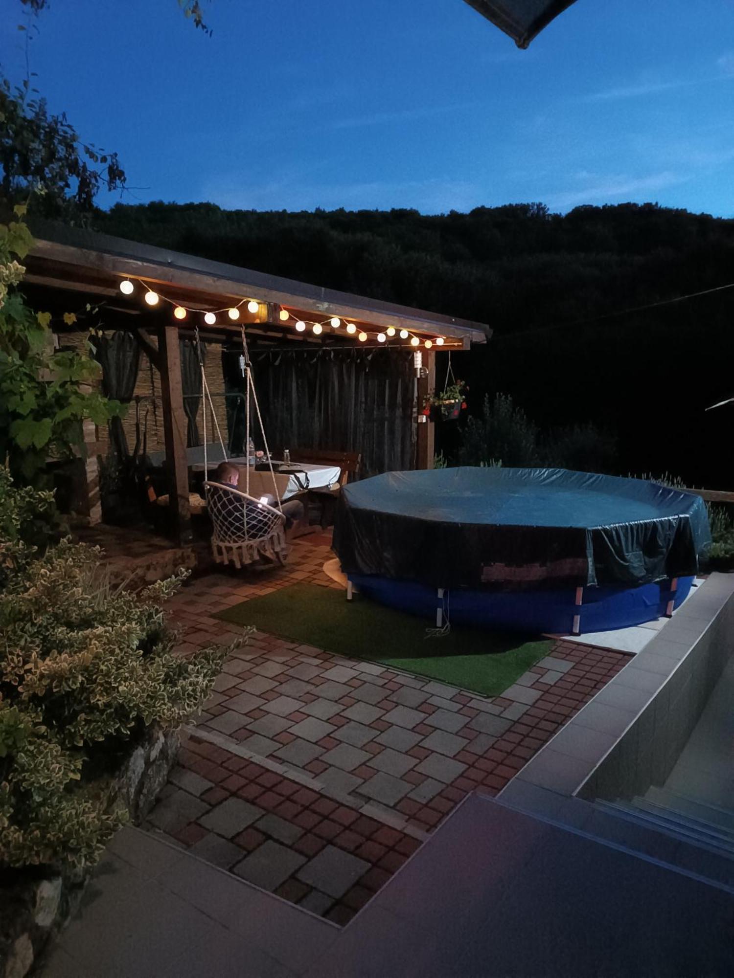 Guest House Bee Visoko Extérieur photo