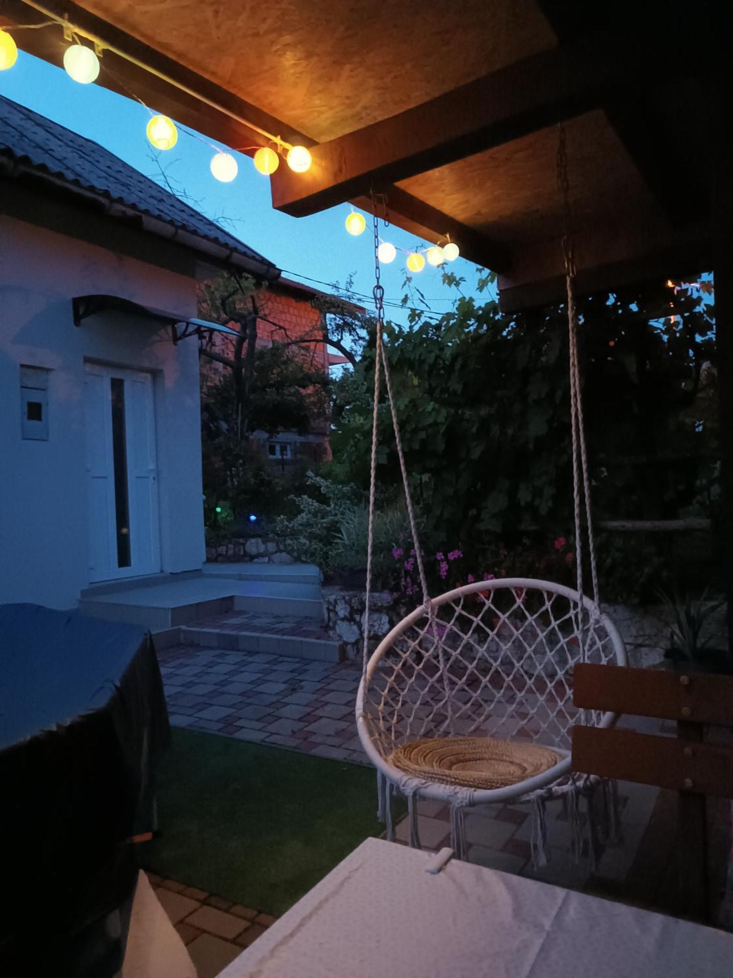 Guest House Bee Visoko Extérieur photo